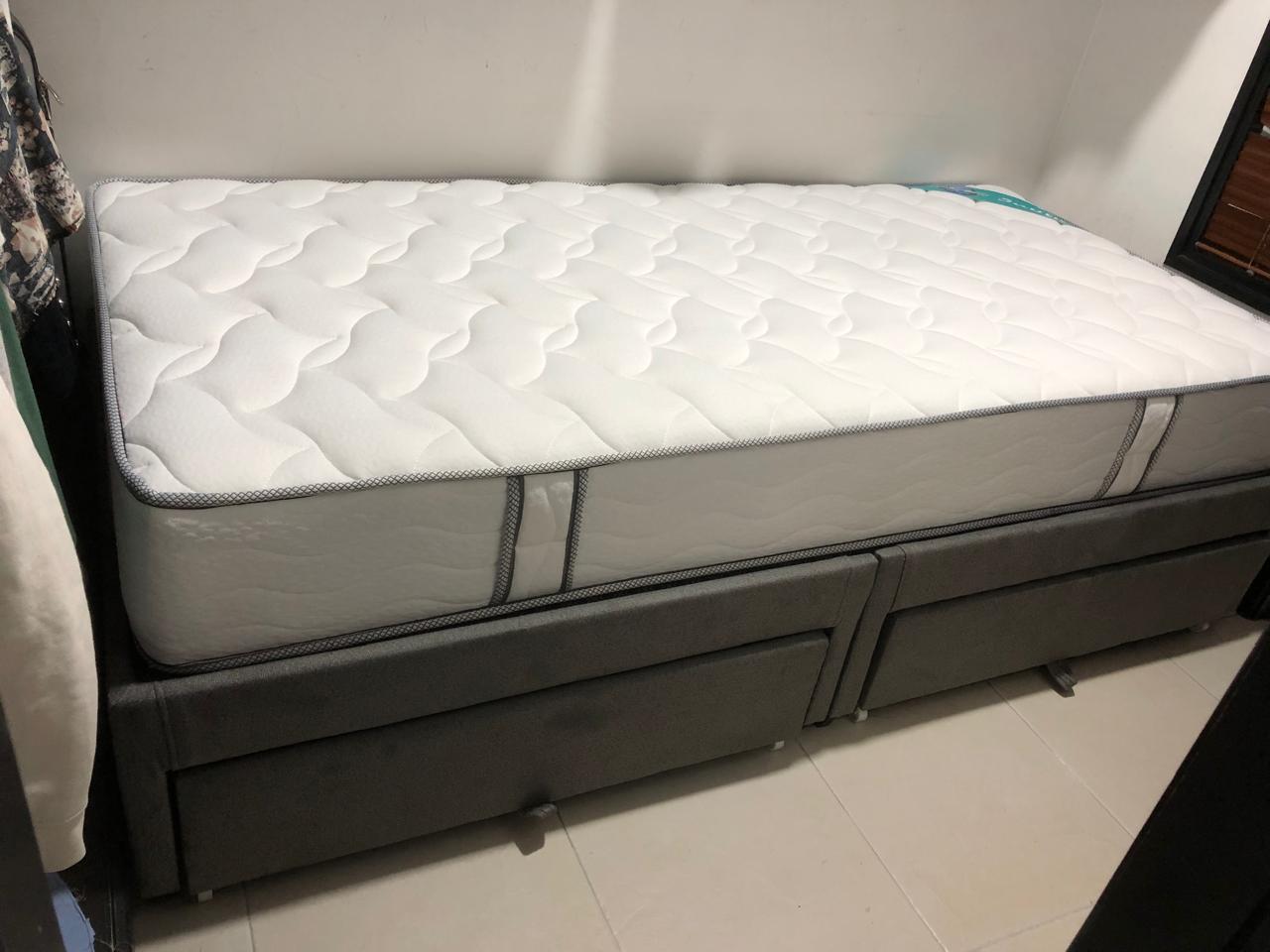 Base de Cama con Cajones + Colchón – Funcionalidad y Confort en un Solo Diseño